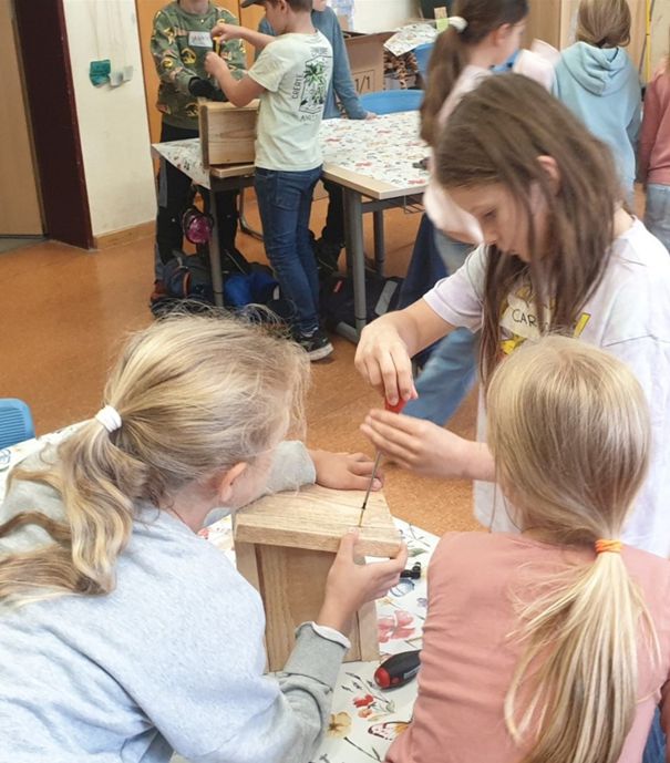 Nistkastenbau in der Grundschule Nastberg, Andernach-Eich