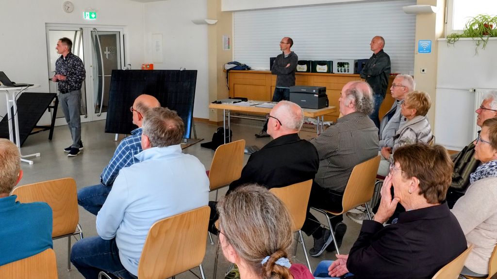 Impressionen vom Informationsabend "Balkonkraftwerke und Batteriespeicher" im Bürgerhaus Kell